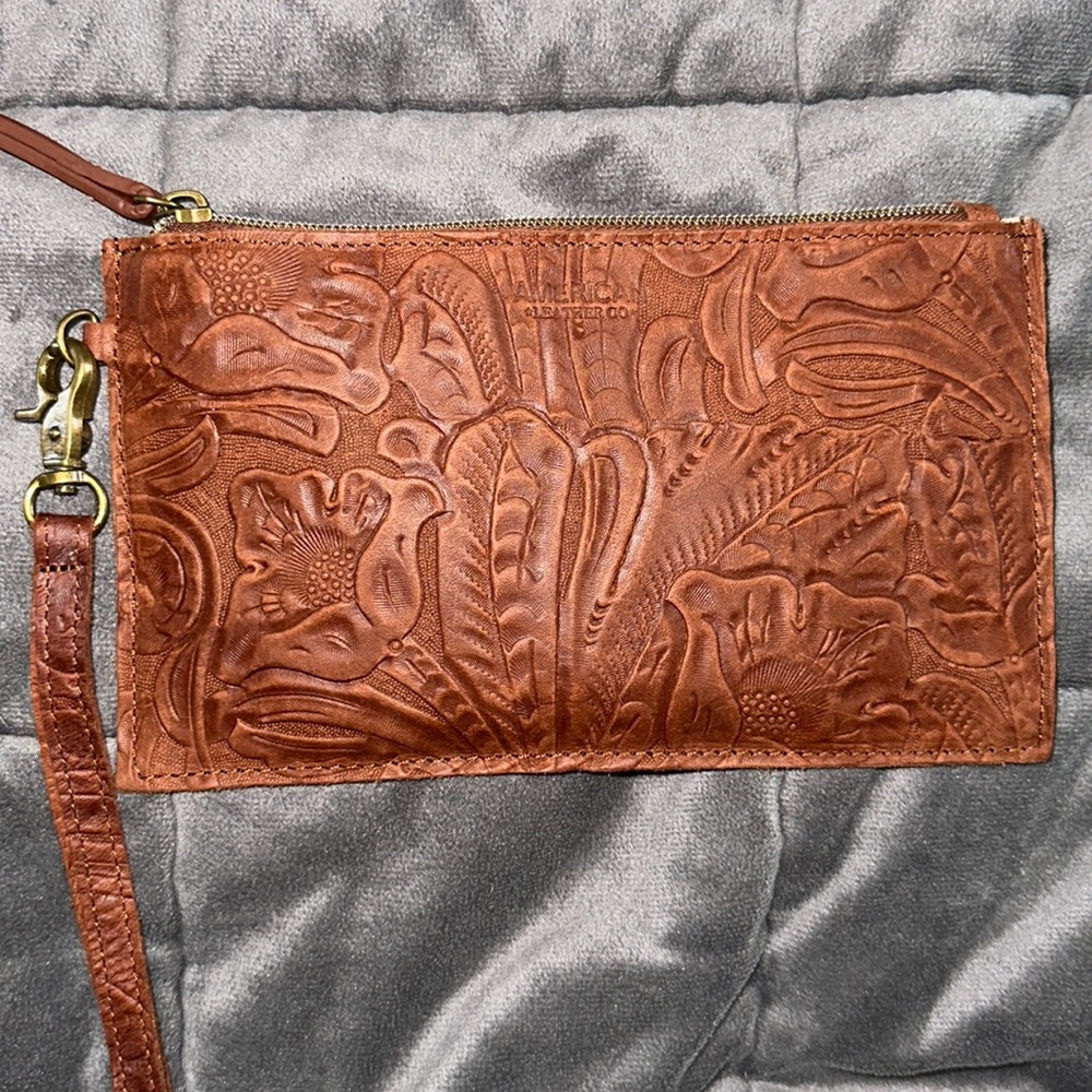 American Leather CO wristlet with built in portable charger